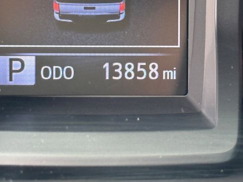 Used 2023 Toyota Tacoma SR image 19