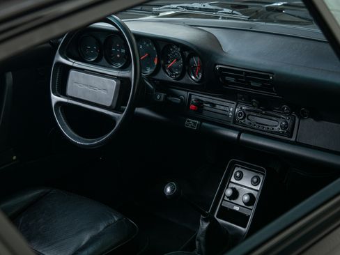 Used 1987 Porsche 911 Carrera Coupe RWD image 81