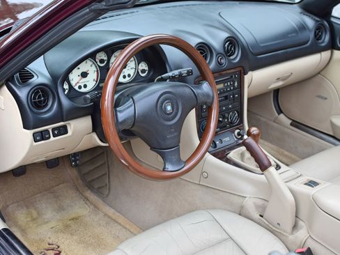Used 2000 MAZDA MX-5 Miata Special Edition image 28