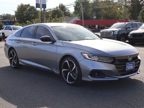 Used 2022 Honda Accord Sport image 10