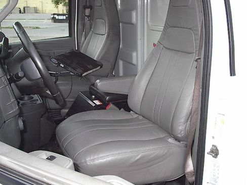 Used 2019 Chevrolet Express 3500 UNAVAIL RWD image 17