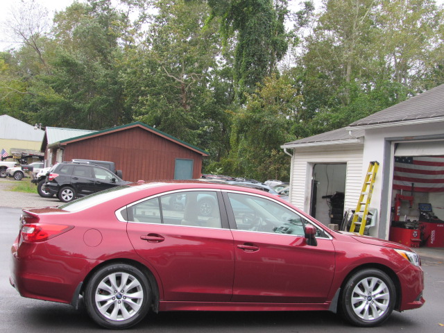Used 2015 Subaru Legacy 2.5i Premium AWD/4WD image 10