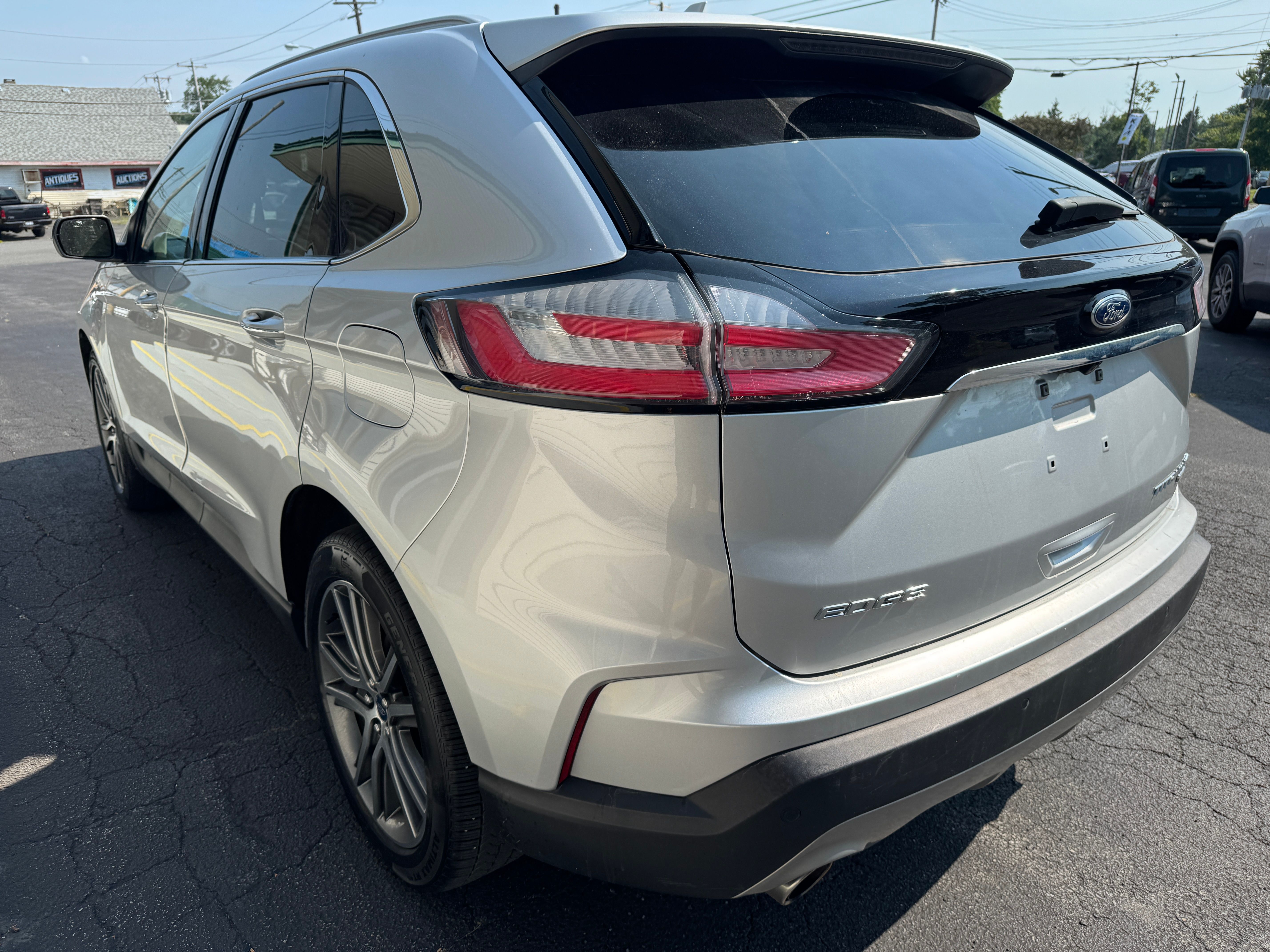 Used 2019 Ford Edge AWD Titanium image 4