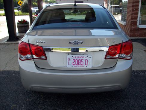 Used 2014 Chevrolet Cruze LT FWD image 6