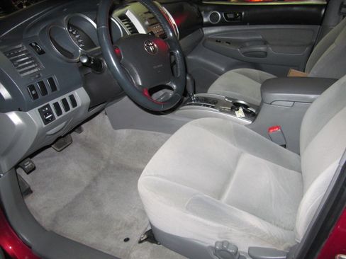 Used 2007 Toyota Tacoma TRD Off-Road image 12