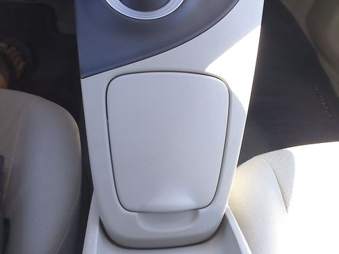 Used 2010 Toyota Prius One image 18