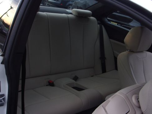 Used 2019 BMW 230i image 32