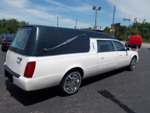 Used 2003 Cadillac De Ville Hearse FWD image 5