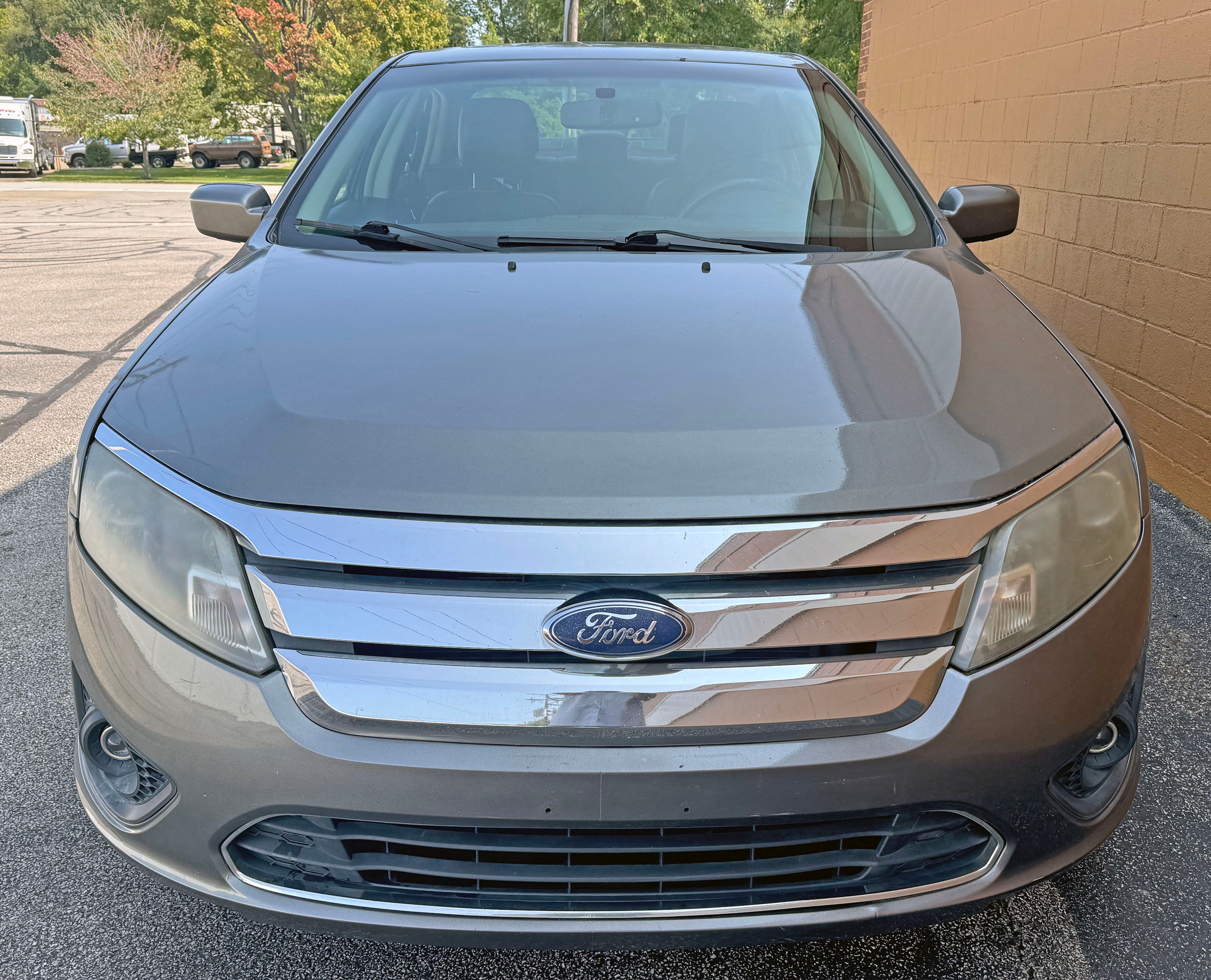Used 2012 Ford Fusion SEL FWD image 2