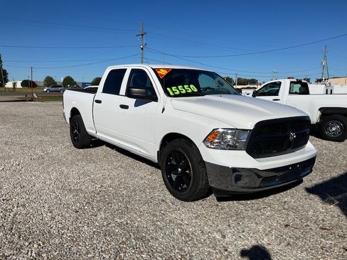Used 2018 RAM 1500 ST image 5