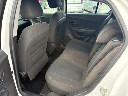 Used 2018 Chevrolet Trax AWD LS image 7