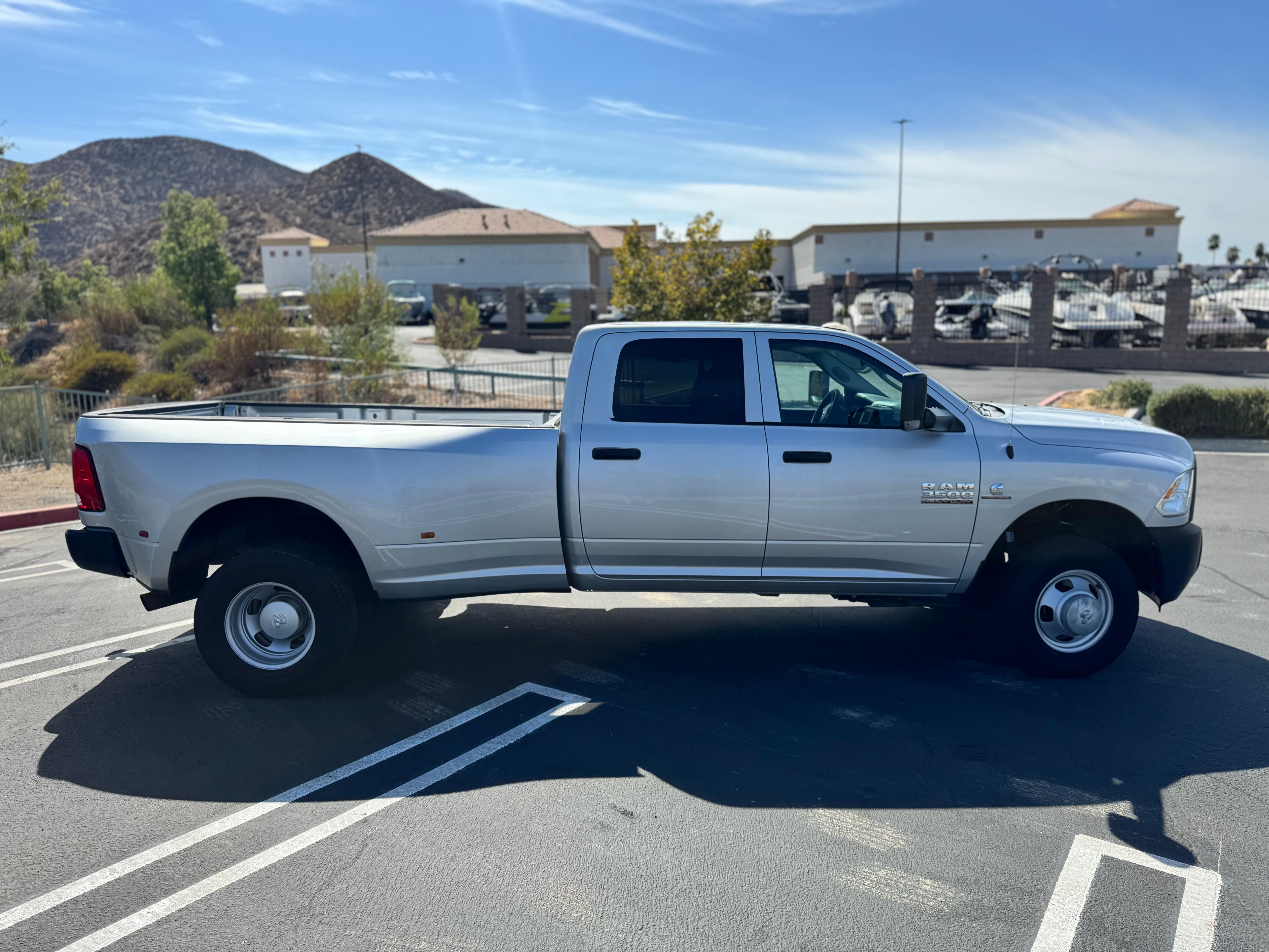 Used 2016 RAM 3500 ST AWD/4WD image 4