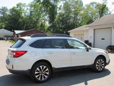 Used 2016 Subaru Outback 2.5i Limited AWD/4WD image 8