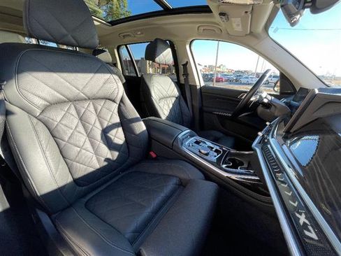 Used 2024 BMW X7 xDrive40i image 18