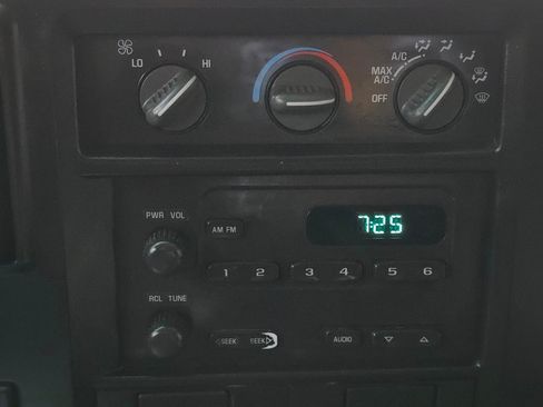 Used 2007 Chevrolet Express 3500 image 9