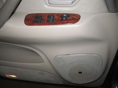 Used 2005 Toyota Sequoia 4WD Limited image 13