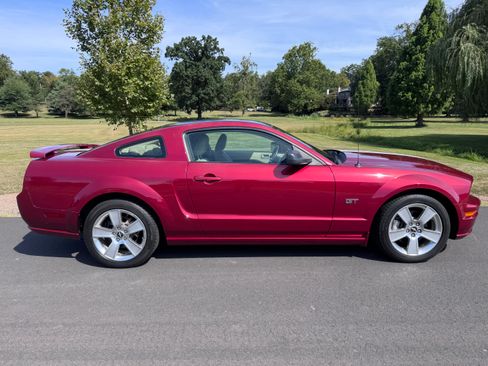 Used 2006 Ford Mustang GT Premium image 29