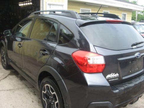 Used 2015 Subaru XV Crosstrek 2.0i Limited AWD/4WD image 6