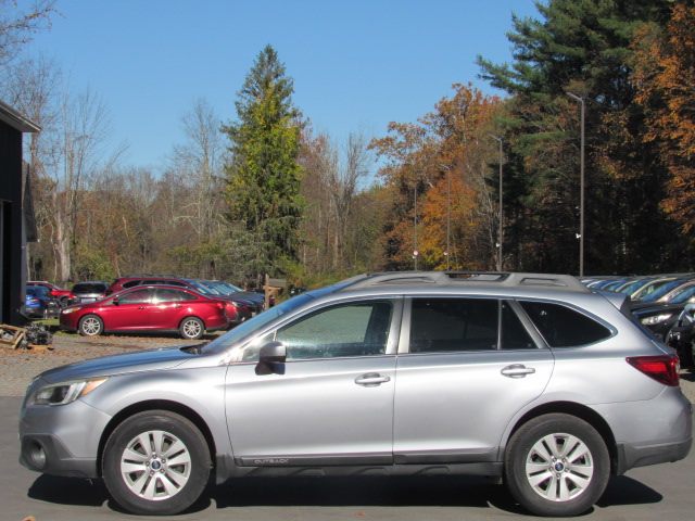 Used 2015 Subaru Outback 2.5i Premium AWD/4WD image 4