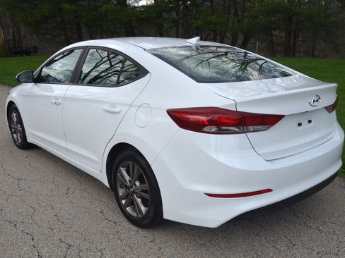 Used 2017 Hyundai Elantra SE image 3