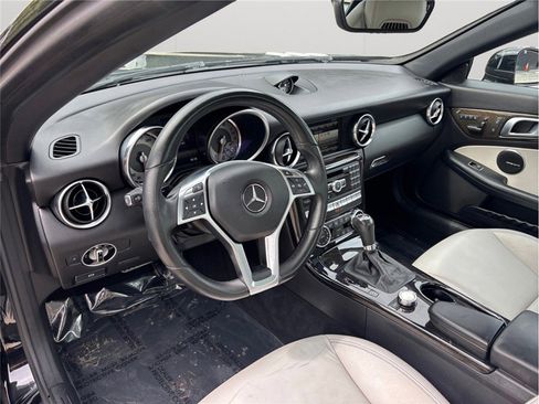 Used 2016 Mercedes-Benz SLK 350 image 6
