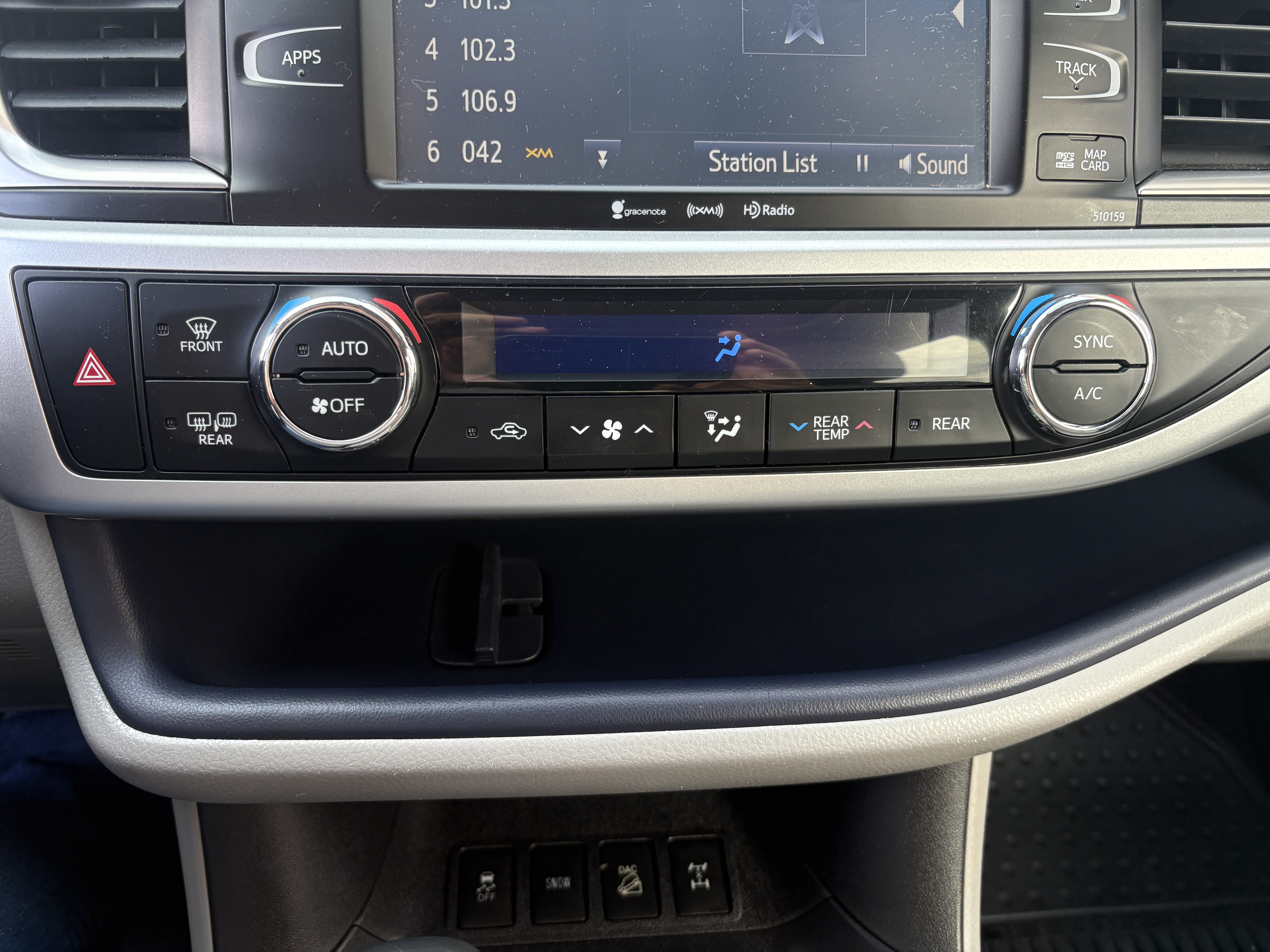 Used 2016 Toyota Highlander AWD XLE V6 image 19