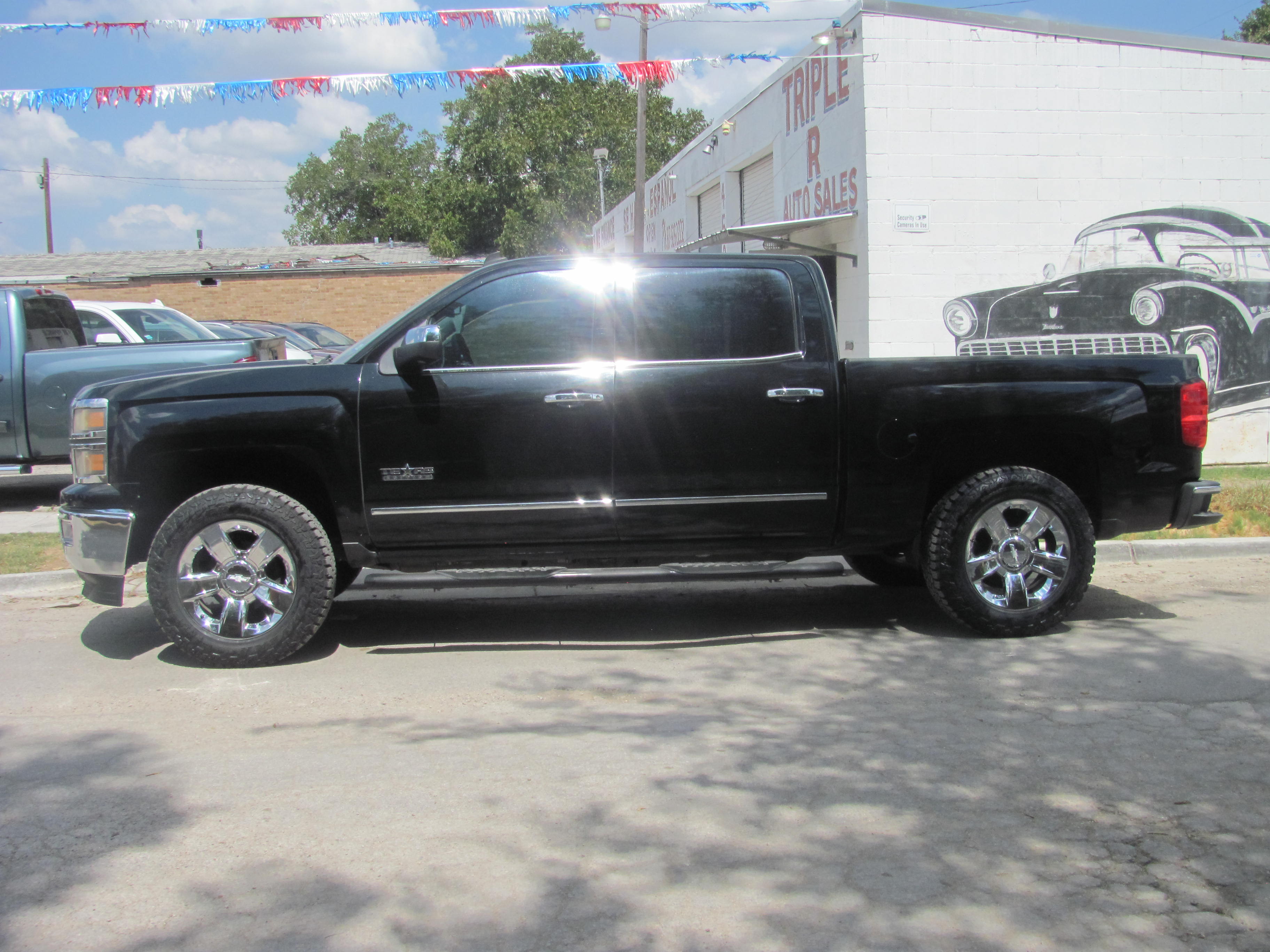 Used 2014 Chevrolet Silverado 1500 2WD Crew Cab LTZ image 1