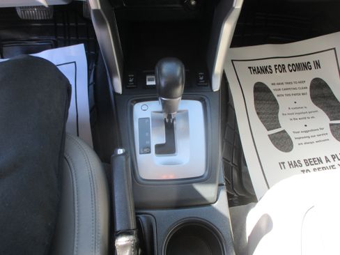 Used 2017 Subaru Forester 2.5i Limited image 8
