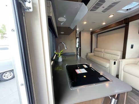 Used 2020 Mercedes-Benz Sprinter 4500 image 3