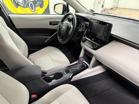 Used 2022 Toyota Corolla Cross L image 18
