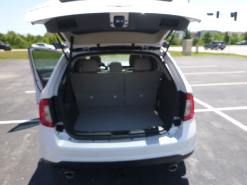 Used 2011 Ford Edge 2WD Limited image 18