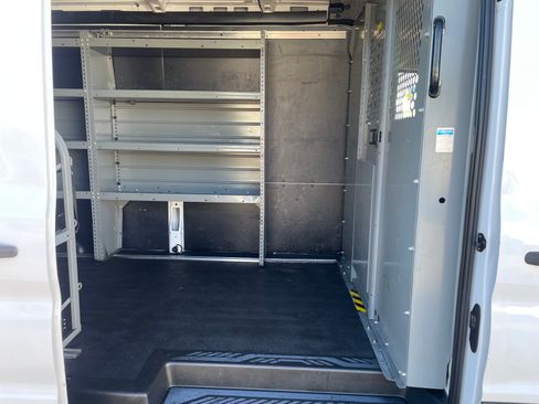 Used 2018 Ford Transit 250 image 10