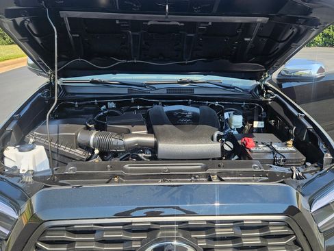 Used 2022 Toyota Tacoma Limited AWD/4WD image 20