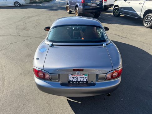 Used 2002 MAZDA MX-5 Miata LS RWD image 11