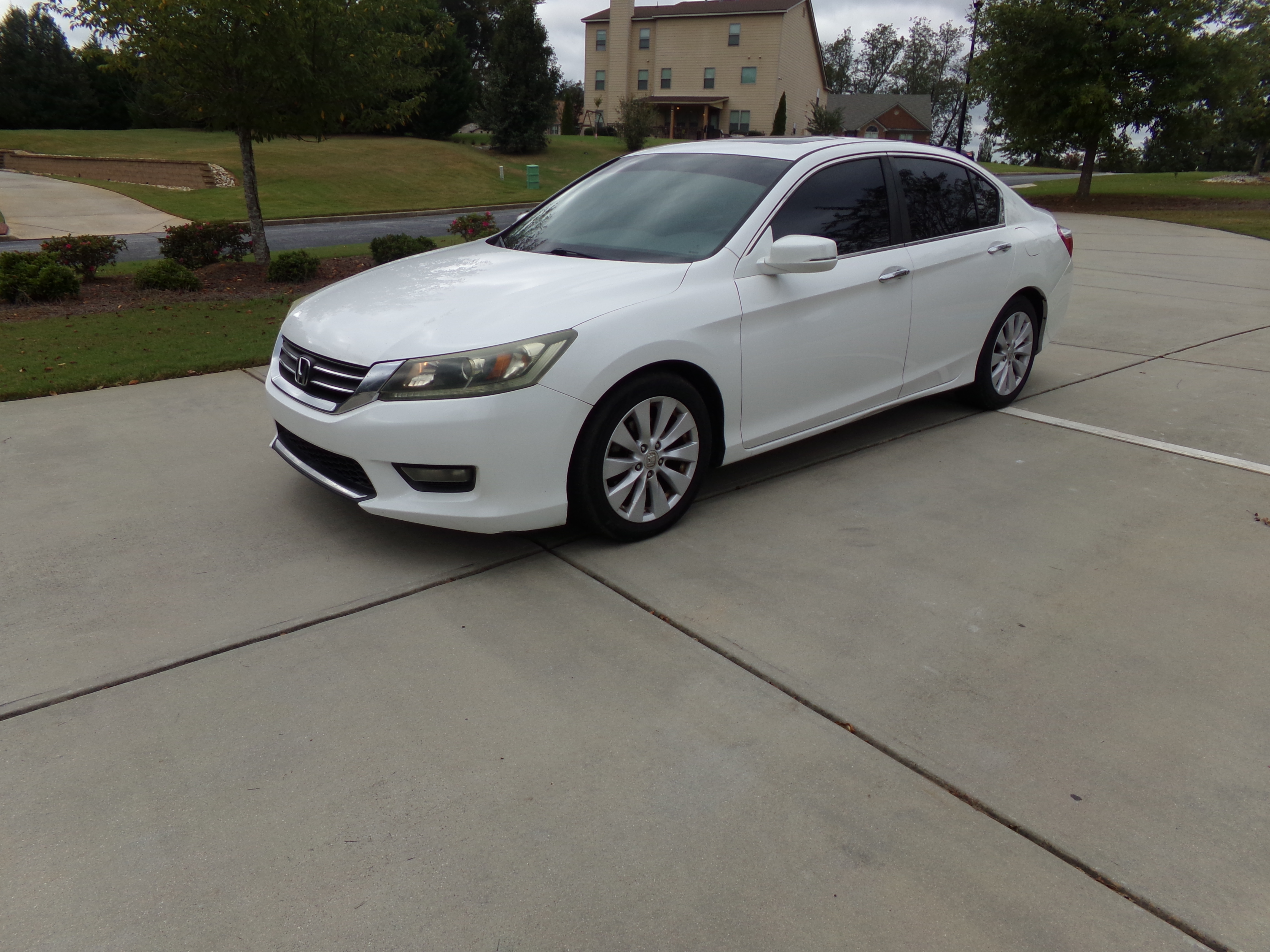 Used 2015 Honda Accord EX Sedan image 1