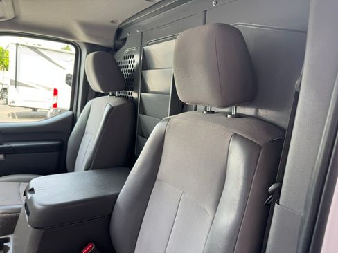 Used 2018 Nissan NV 3500 SV RWD image 18