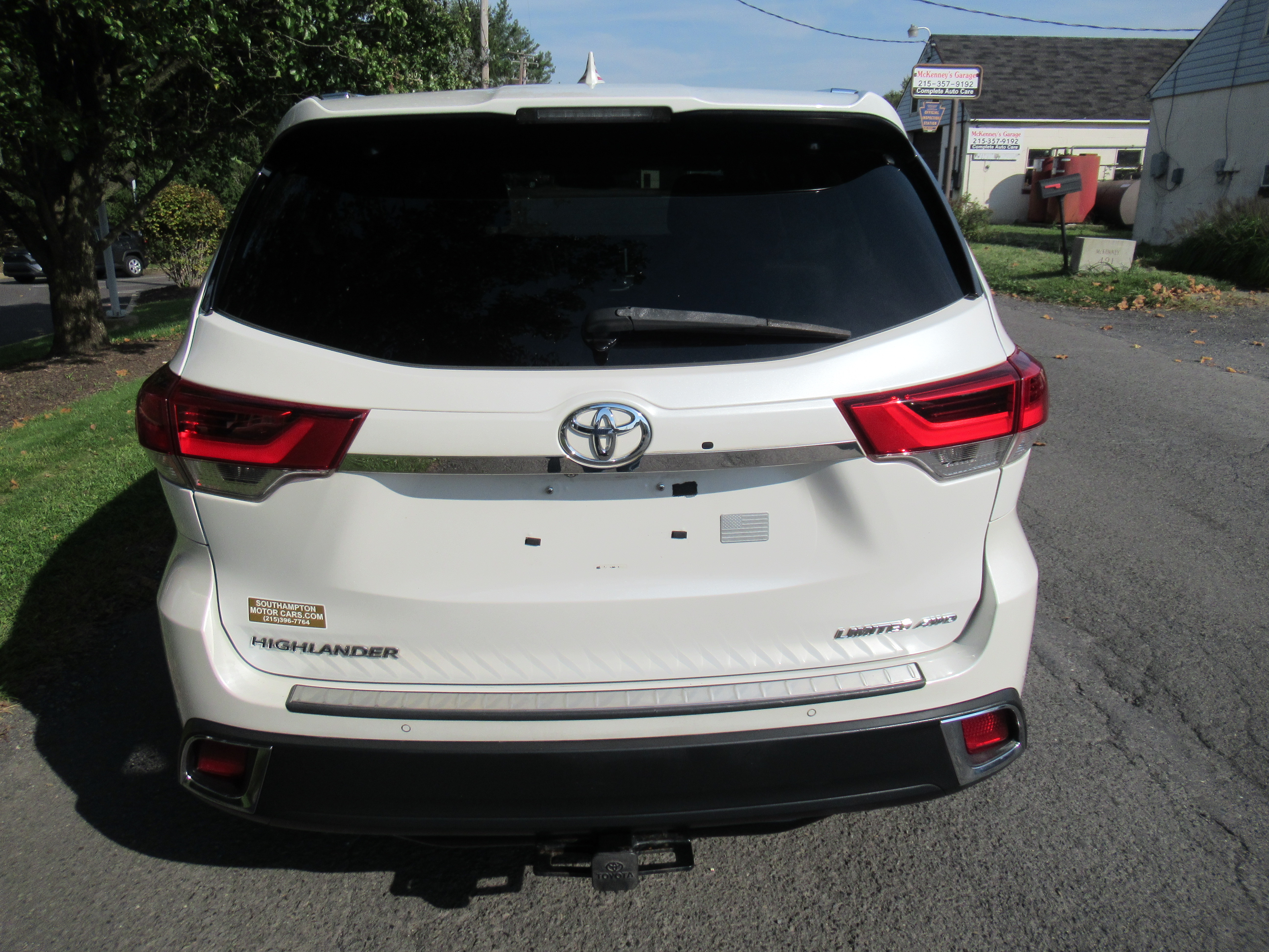 Used 2017 Toyota Highlander AWD V6 image 9