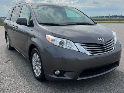 Used 2017 Toyota Sienna XLE Minivan