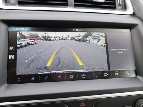 Used 2019 Jaguar E-PACE SE image 29