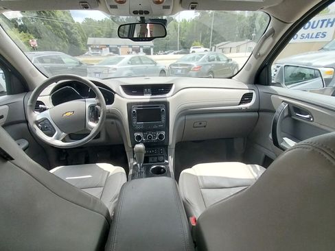 Used 2015 Chevrolet Traverse AWD LTZ image 16