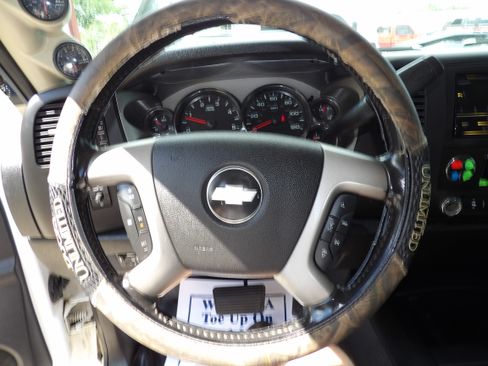 Used 2010 Chevrolet Silverado 2500 4x4 Crew Cab LT image 8