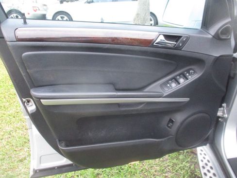 Used 2011 Mercedes-Benz ML 350 image 10