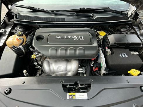 Used 2015 Chrysler 200 Limited image 17