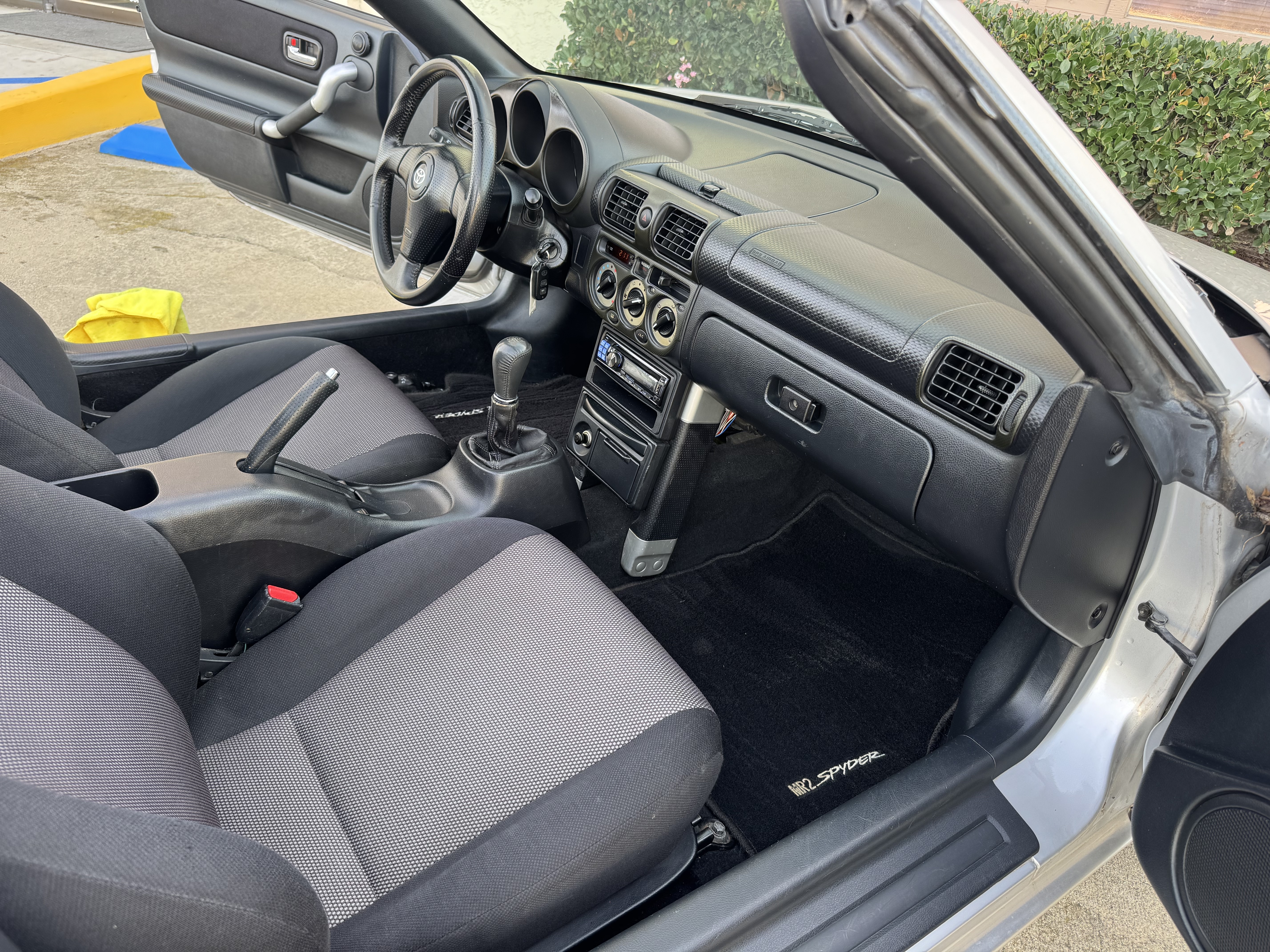 Used 2002 Toyota MR2 Spyder RWD image 39