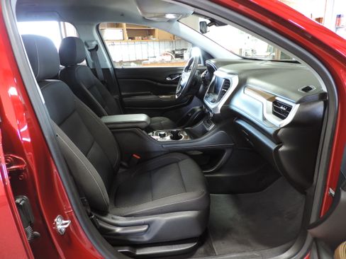 Used 2023 GMC Acadia SLE image 18