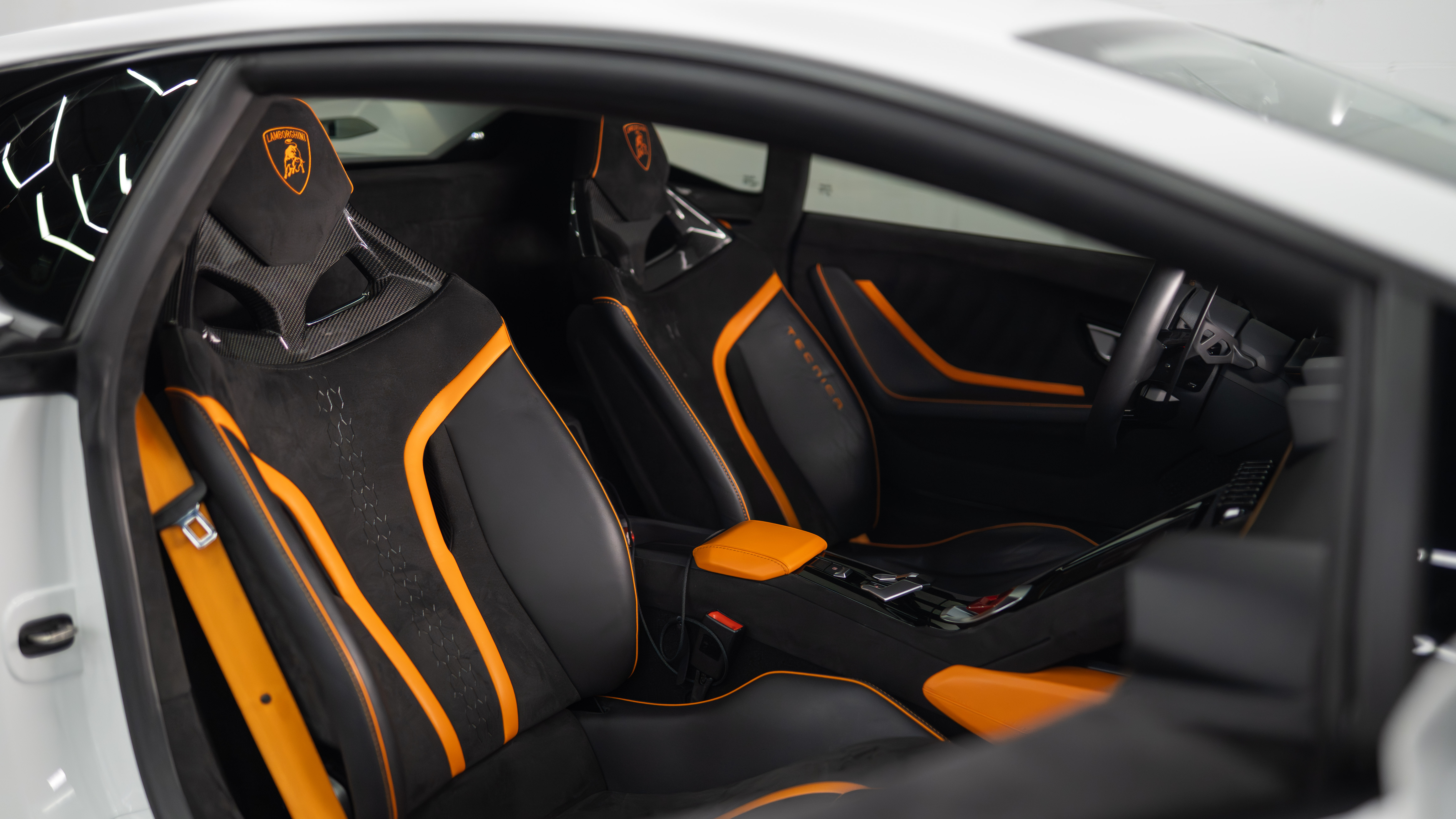 Used 2023 Lamborghini Huracan Tecnica Coupe RWD image 10