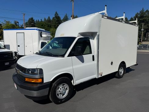Used 2020 Chevrolet Express 3500 UNAVAIL RWD image 5