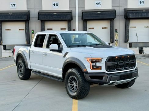 Used 2019 Ford F150 Raptor image 1