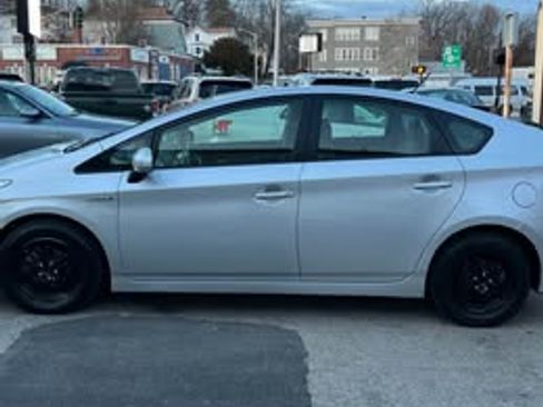 Used 2014 Toyota Prius Two image 7