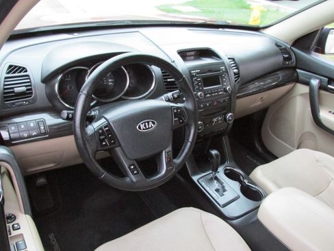 Used 2011 Kia Sorento EX-L image 12